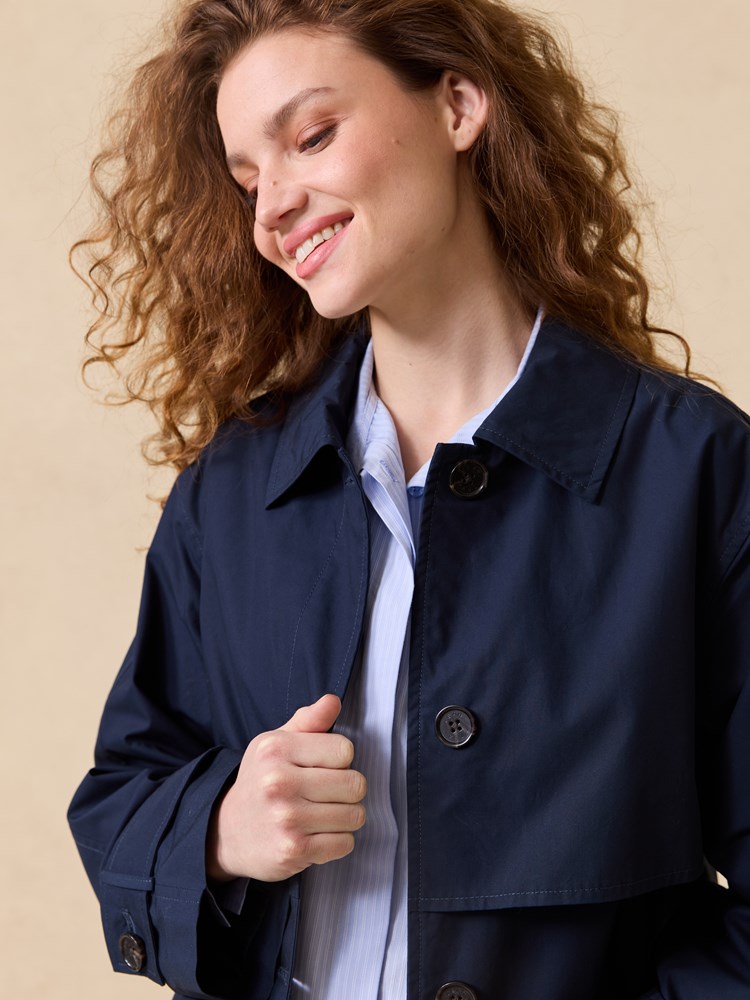 Anniken kort trench 7510450_EM6_Jean Paul_Anniken  Trench_S25 (4)_Anniken kort trench EM6_Anniken kort trench EM6 7510450.jpg_