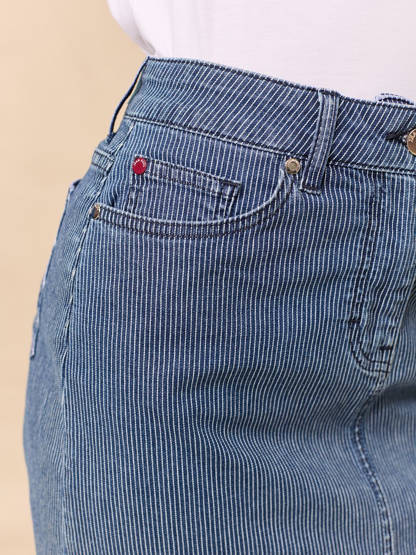 7510843 DAA 7510843_DAA-JEANPAUL-H25-Front_9744_Patty stripet skjørt_Patty stripet skjørt DAA_Patty stripet skjørt DAA 7510843.jpg_Front||Front