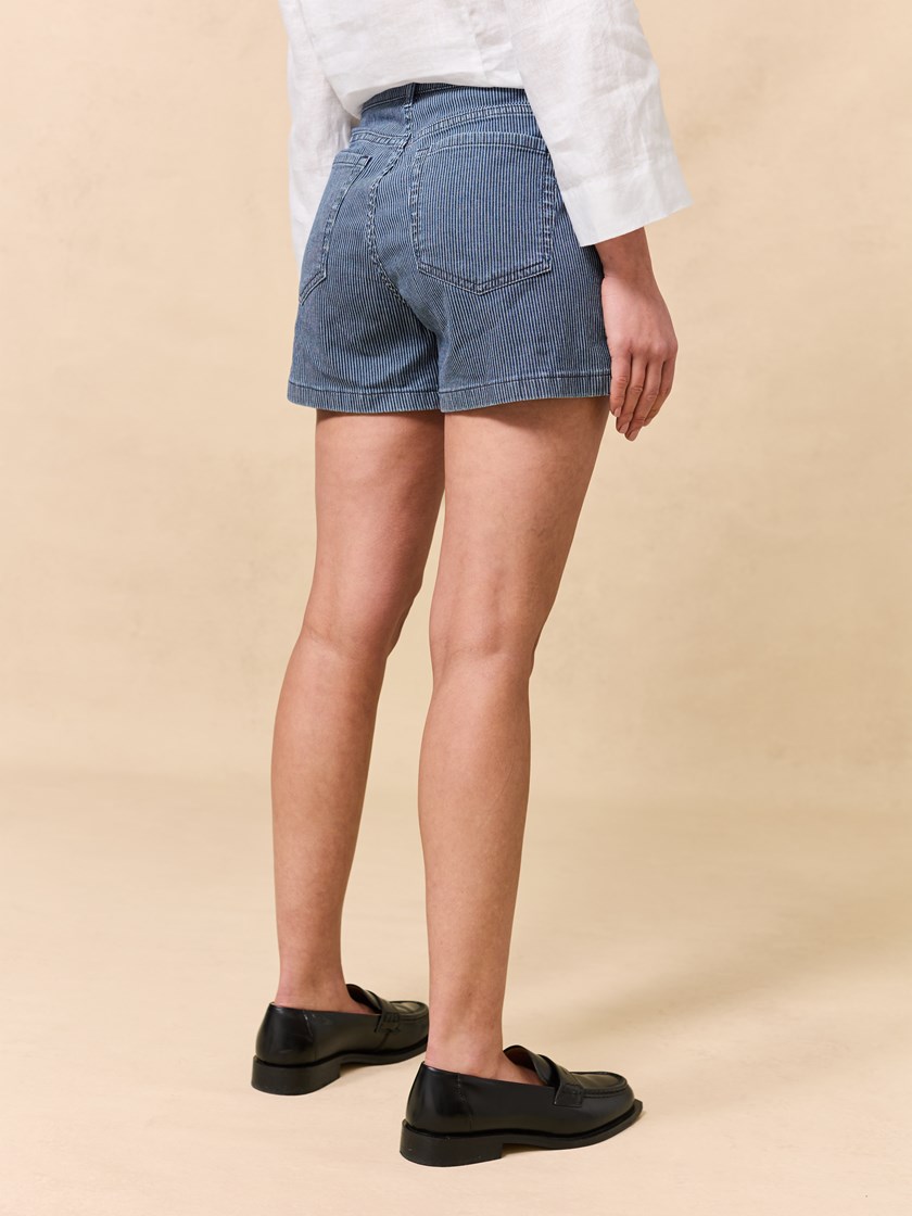 7510847 DAA 7510847_DAA-JEANPAUL-H23-Front (2)_Ginette stripet shorts DAA_Ginette stripet shorts DAA 7510847.jpg_