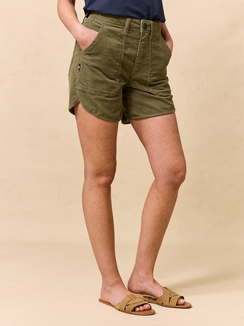 7511244 AFP 7511244_AFP-JEANPAUL-H25-Front_1202_Cille shorts AFP 7511244.jpg_