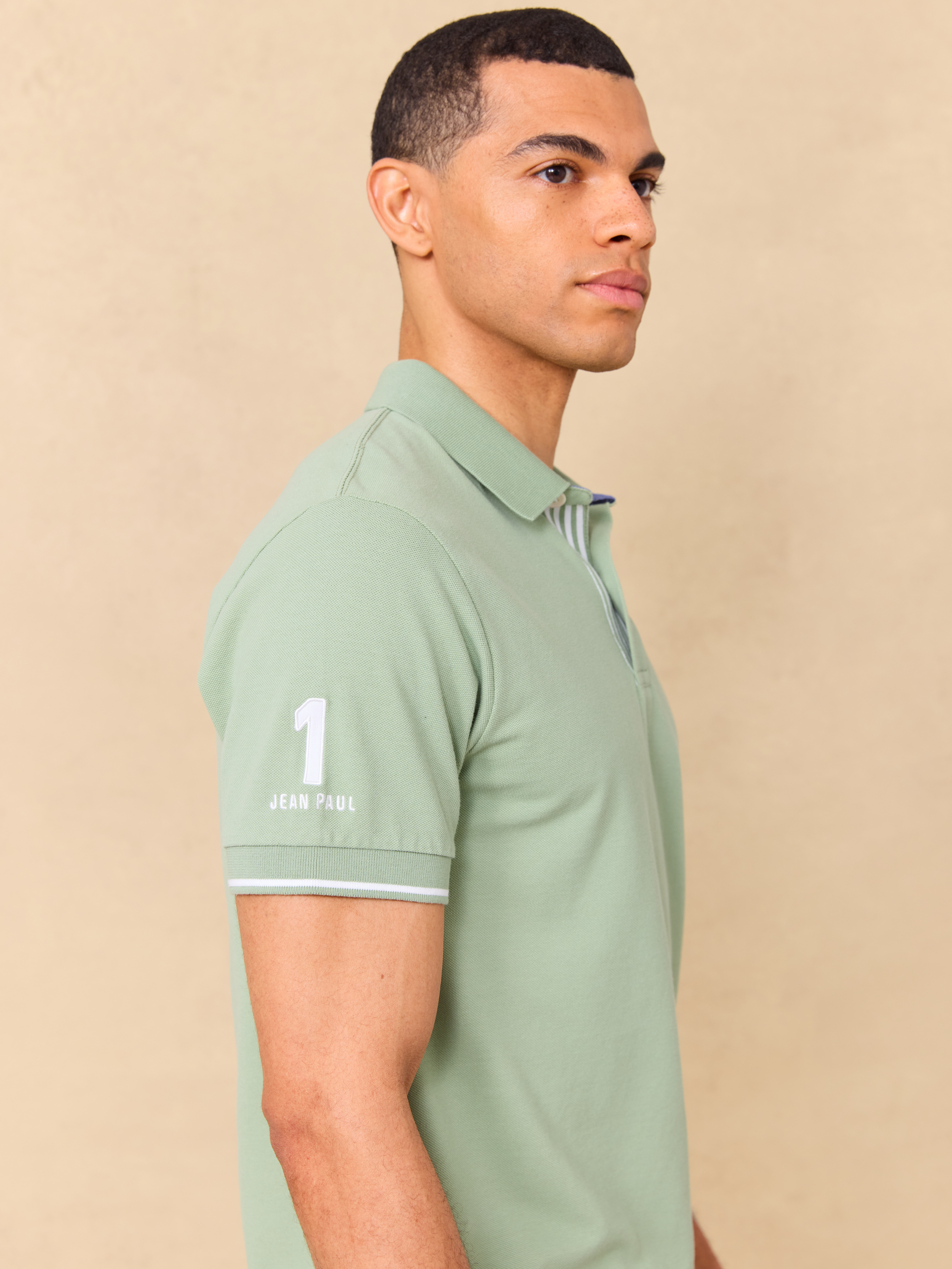 Raphael pique 7511247_GJO-JEANPAUL-H25-Front_2340_Raphael pique GJO 7511247.jpg_Front