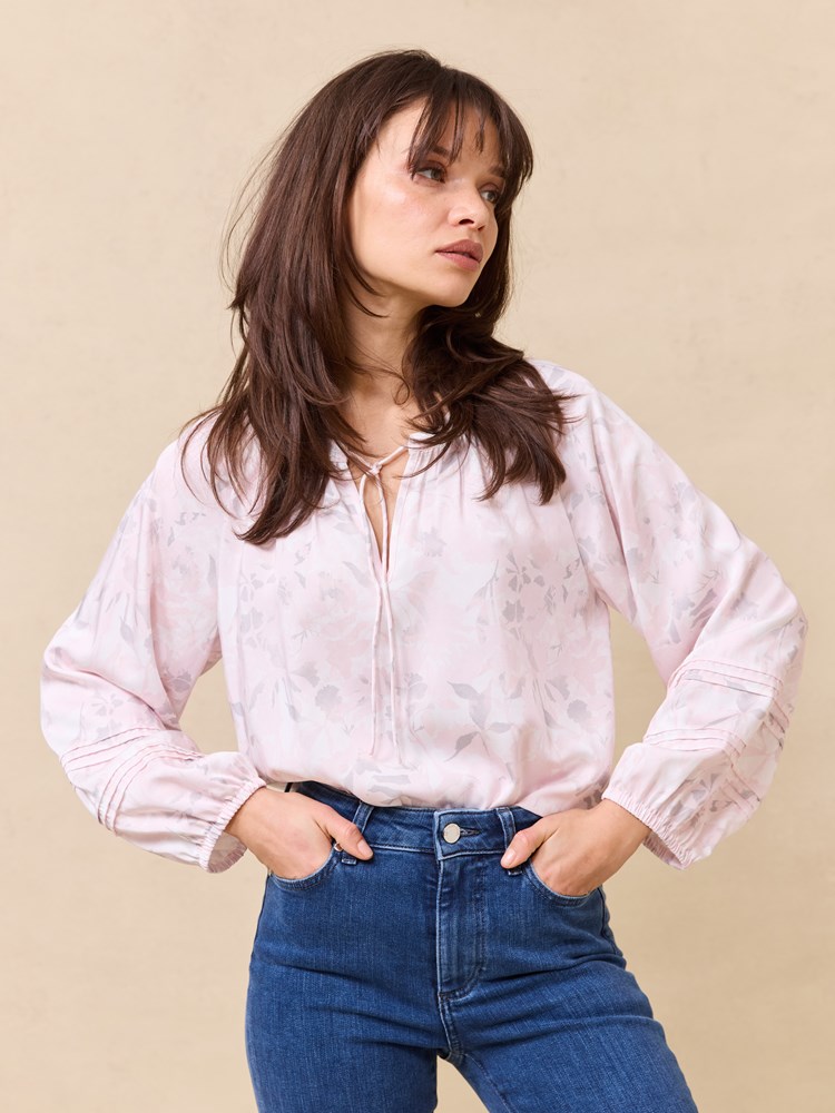 Luca bluse 7511395_S39-JEANPAUL-H25-Modell-Front_6504_Luca bluse S39_Luca bluse S39 7511395.jpg_Front||Front