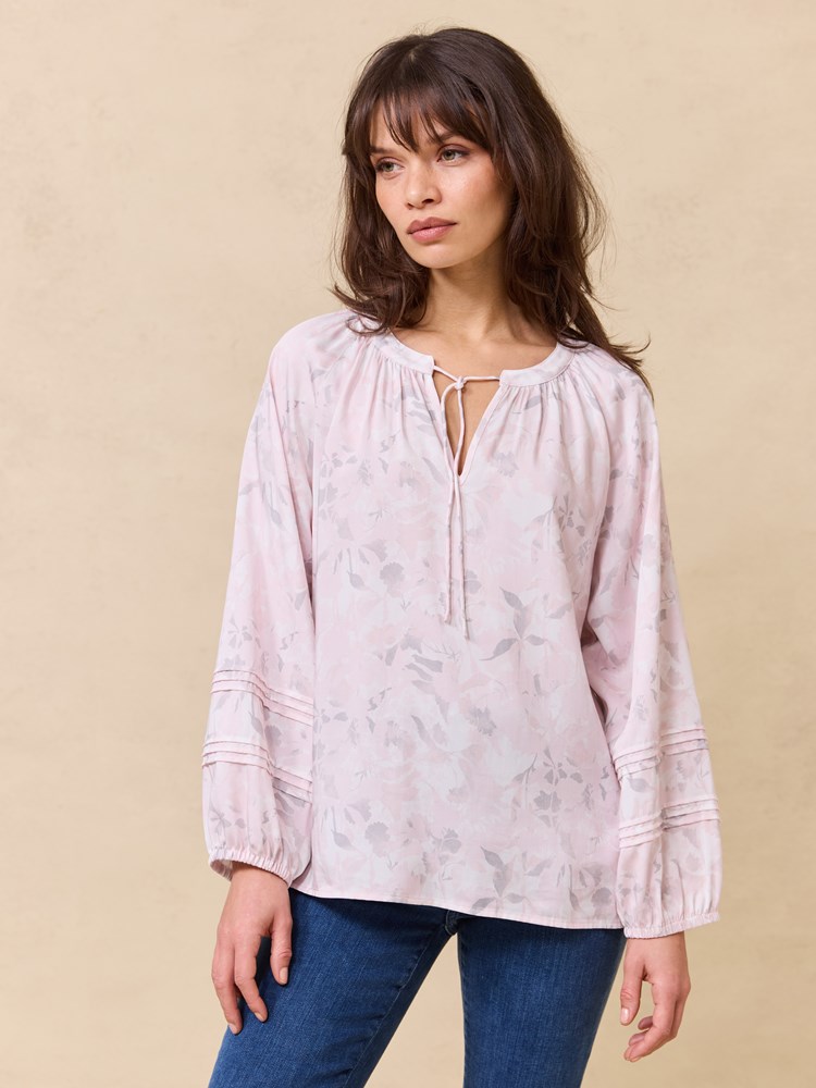 Luca bluse 7511395_S39-JEANPAUL-H25-Modell-Front_7215_Luca bluse S39_Luca bluse S39 7511395.jpg_Front||Front