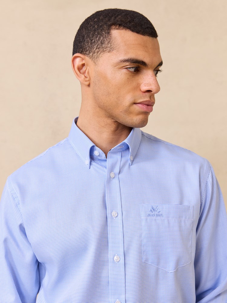 Kent skjorte - Classic fit 7511451_E9O-JEANPAUL-S25-Modell-Front (5)_Kent skjorte - Classic fit E9O_Kent skjorte - Classic fit E9O 7511451.jpg_