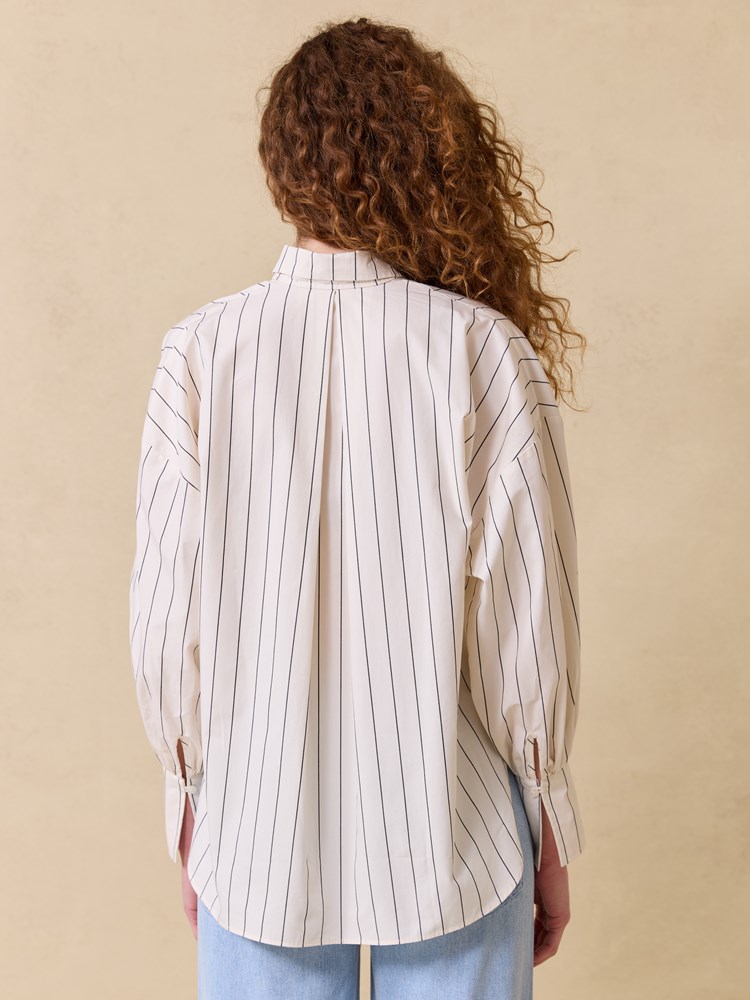 Helena skjorte 7511474_Jean Paul_Helena Skjorte_Pre_A25 (4)_O63_Helena skjorte O63_Helena skjorte O63 7511474.jpg_