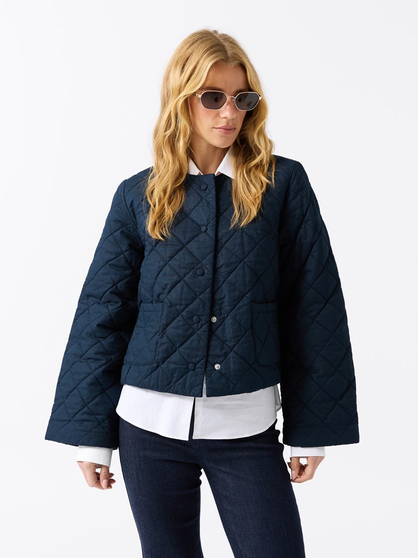 7511475 EM6 7511475_EM6_Jean Paul_Heidi Jakke_A25_Pre Fall (10)_Heidi jakke EM6.jpg_