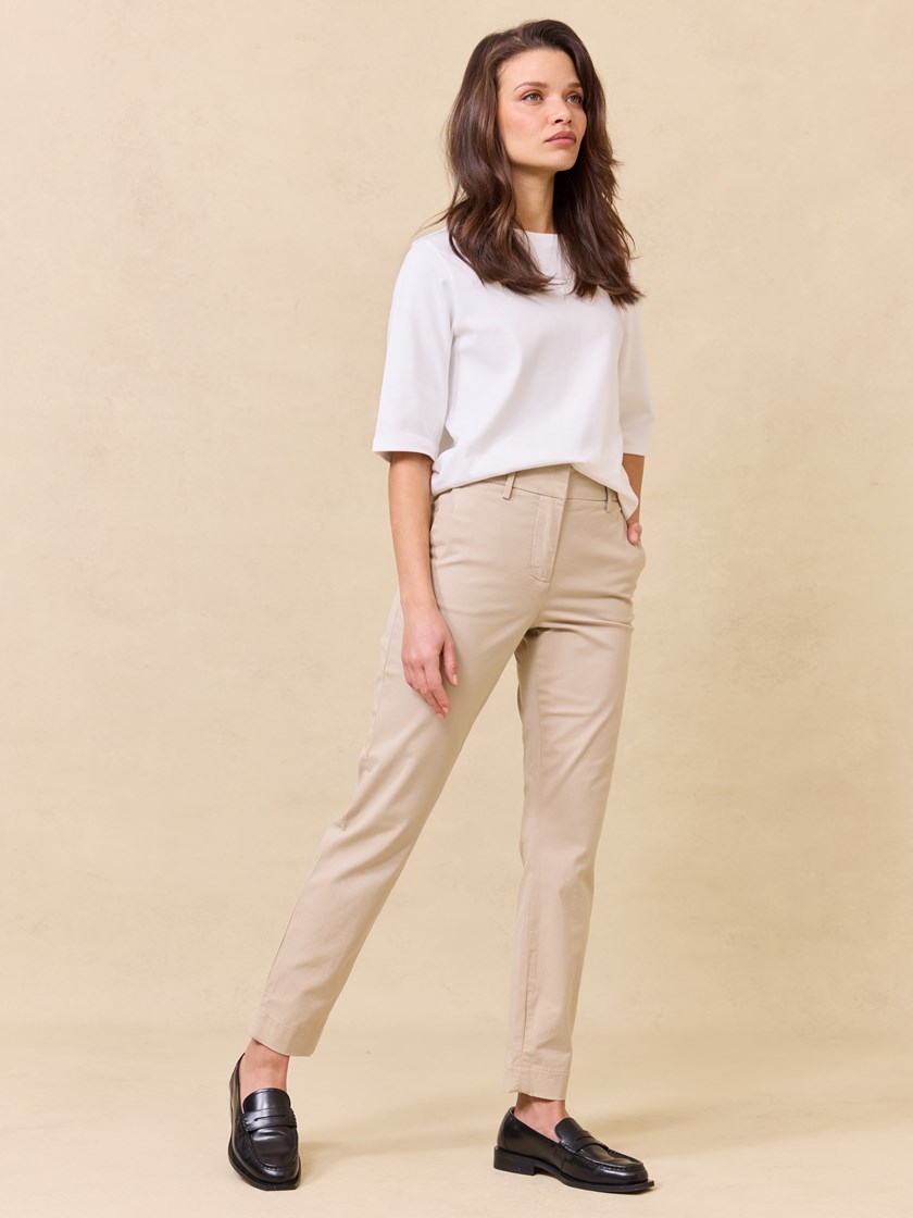 7511482 I4Y 7511482_I4Y_Jean Paul_Caroline Chinos_S25 (2)_Caroline chino I4Y_Caroline chino I4Y 7511482.jpg_