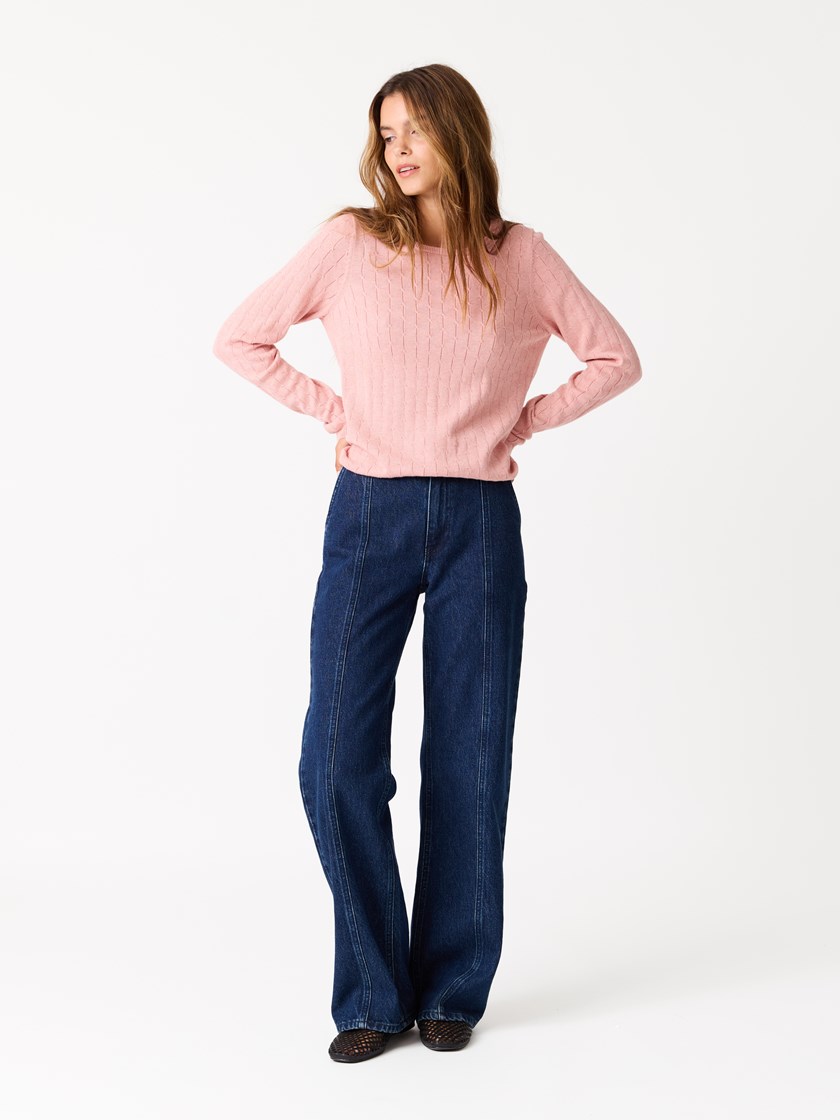 7511987 ADM 7511987_ADM-JEANPAUL-W25-Modell-Front_1943_Isadora genser ADM_Isadora genser ADM 7511987.jpg_