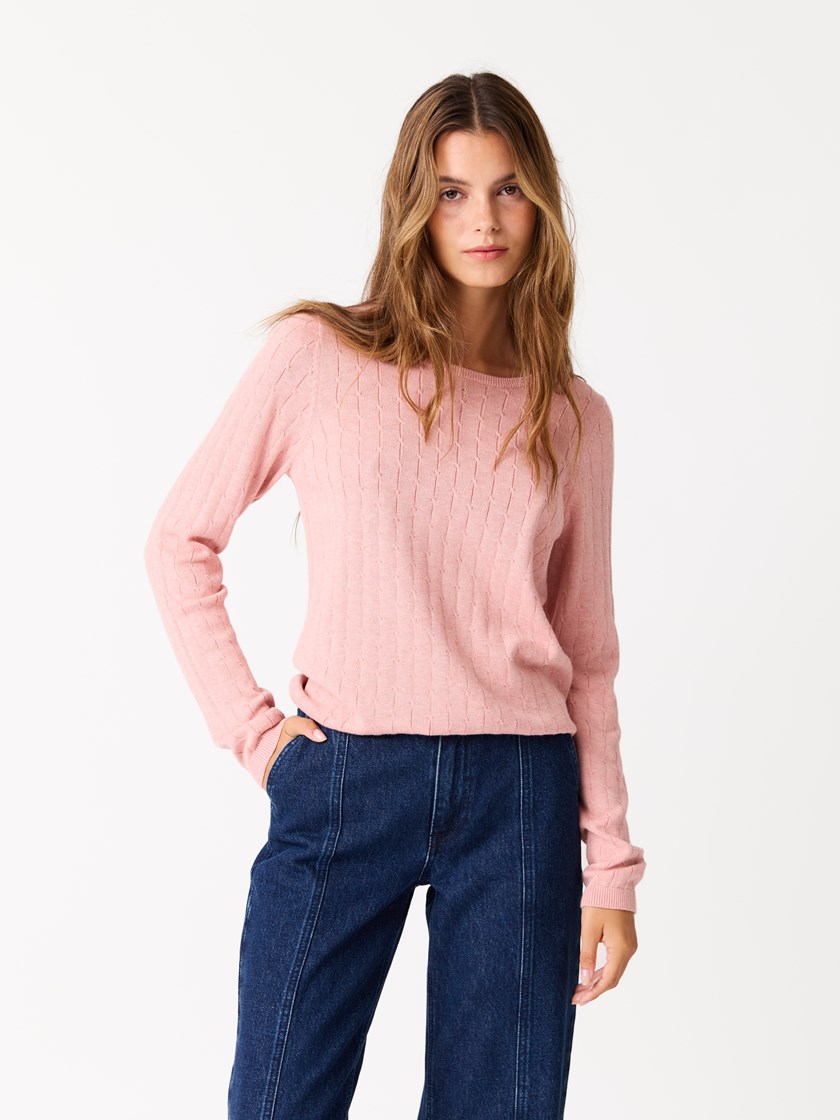 7511987 ADM 7511987_ADM-JEANPAUL-W25-Modell-Front_6210_Isadora genser ADM_Isadora genser ADM 7511987.jpg_