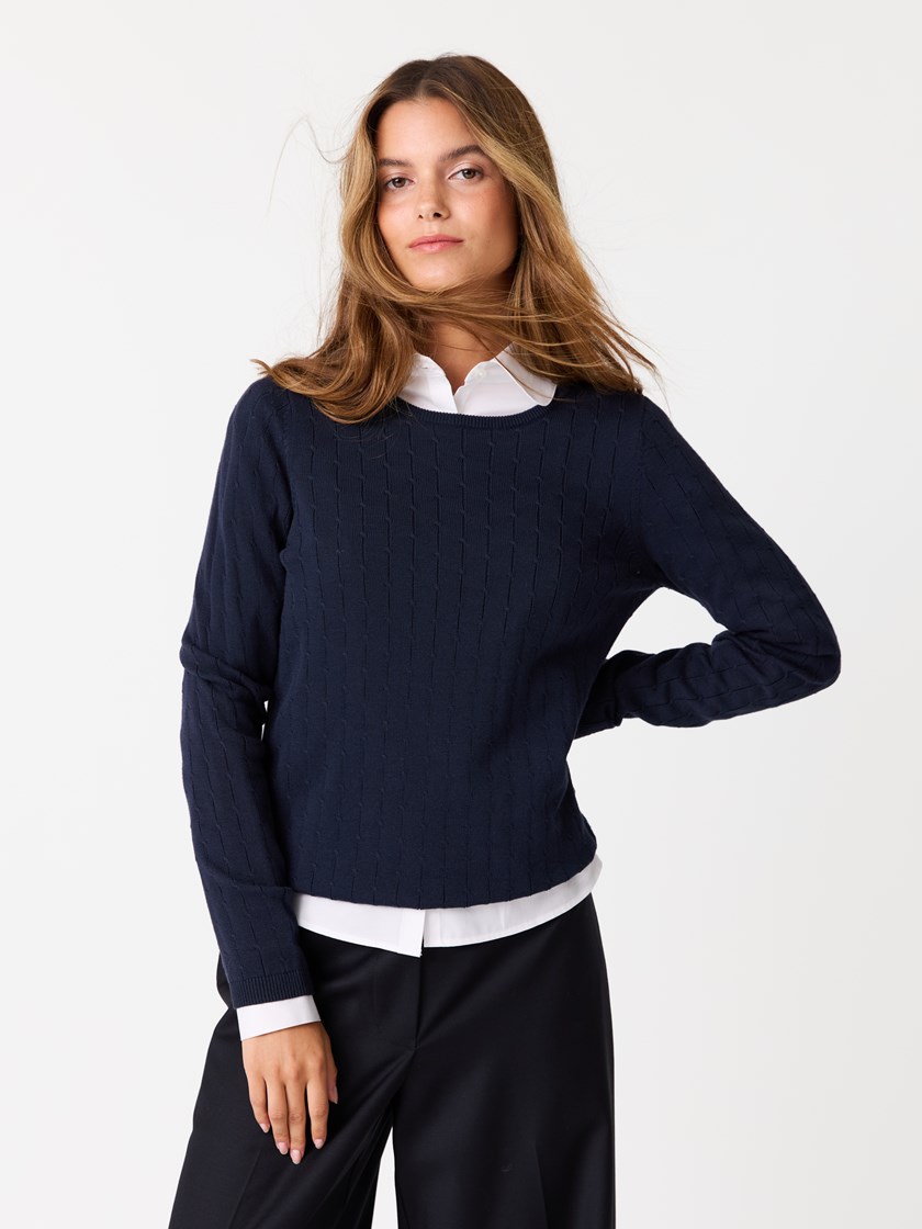 7511987 EM6 7511987_EM6-JEANPAUL-W25-Modell-Front_3895_Isadora genser EM6_Isadora genser EM6 7511987.jpg_