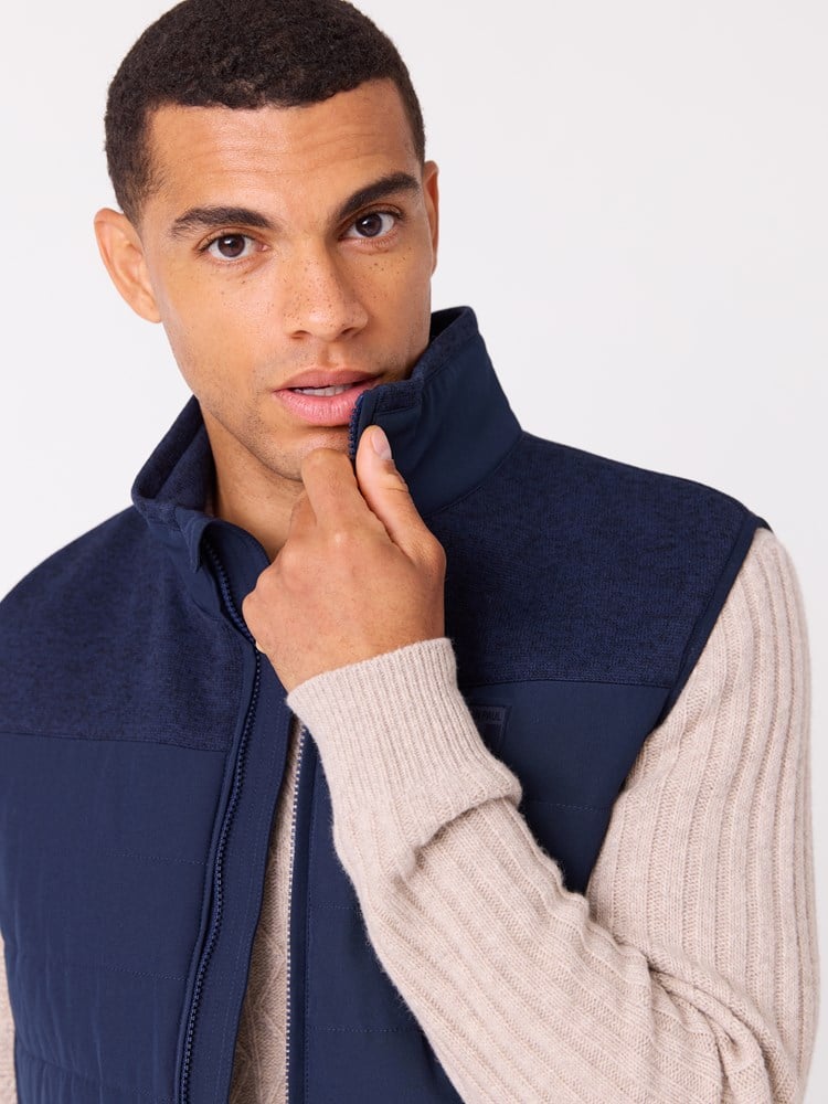 Gaston vest 7512156_EM6-JEANPAUL-A25-Modell-Front_4483_Gaston vest EM6 7512156.jpg_