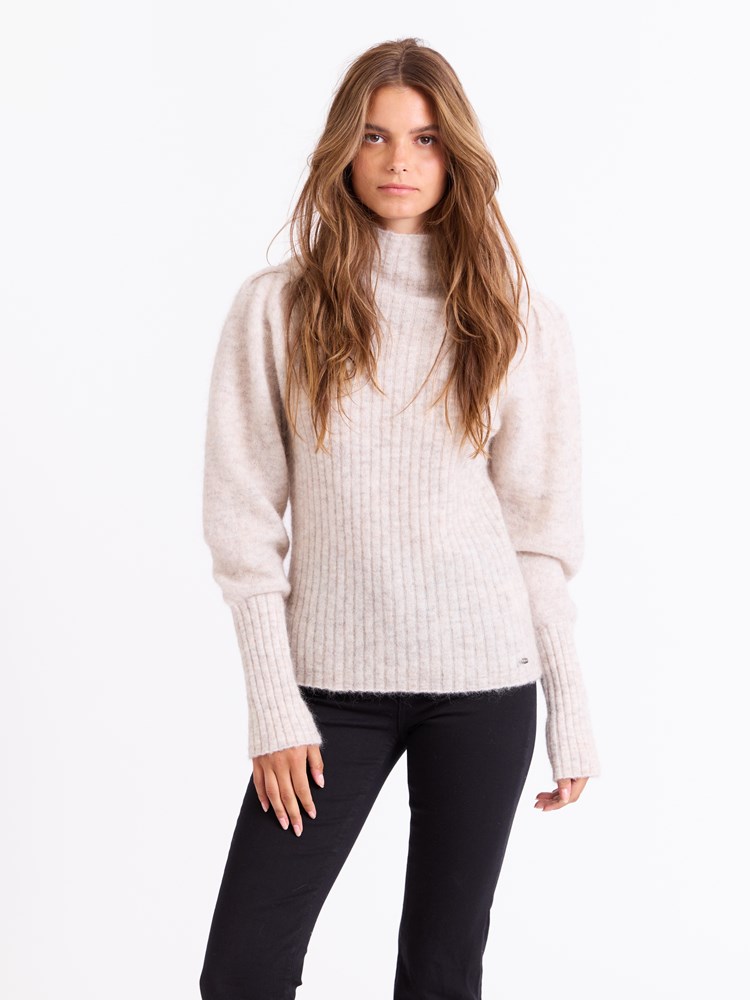 Cindy genser 7512223_I2O_Jean Paul_Cindy Genser_A25 (1)_Cindy genser I2O.jpg_