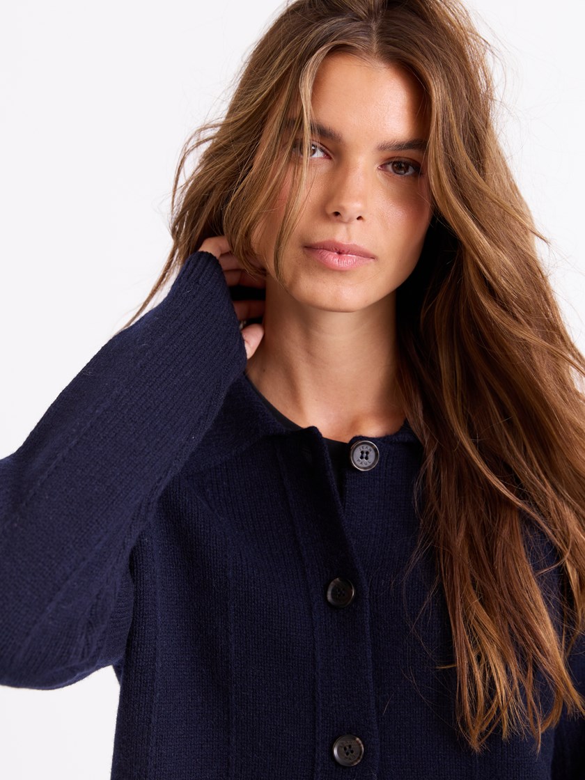 7512397 EM6 7512397_EM6_Jean Paul_Yasmine Cardigan_A25 (3)_Yasmine cardigan EM6_Yasmine cardigan EM6 7512397.jpg_