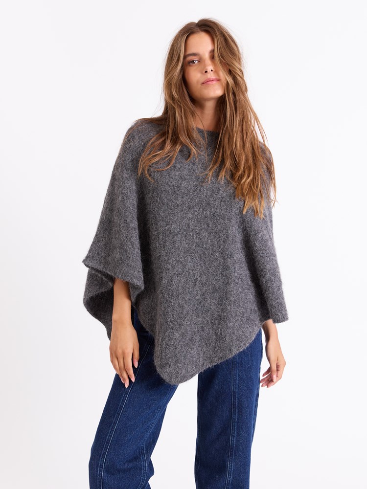 Hanne poncho 7512405_IGG_Jean Paul_Hanne Poncho_A25 (2)_Hanne poncho IGG_Hanne poncho IGG 7512405.jpg_