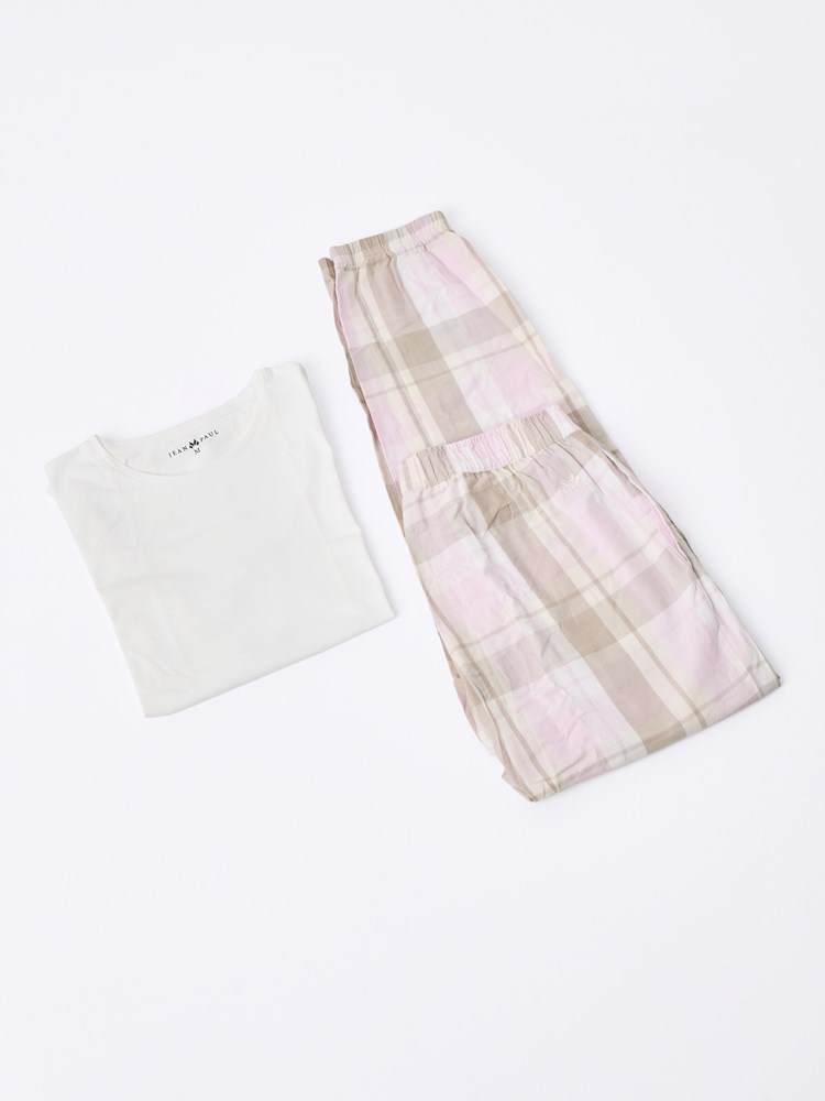 Alma pysjsett 7512791_MGU-JEANPAUL-W25-Front_6672_Alma pysjsett MGU_Alma pysjsett MGU 7512791.jpg_Front||Front