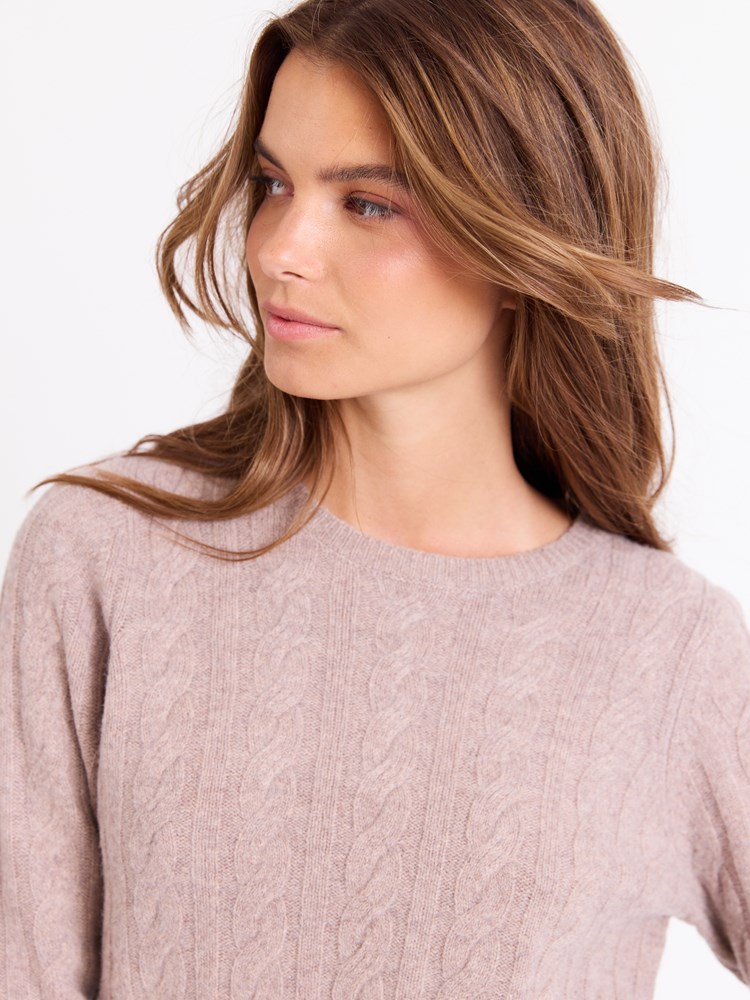 Alix genser 7513000_AEI_Jean Paul_Alix Genser_W25 (1)_Alix genser AEI_Alix genser AEI 7513000.jpg_