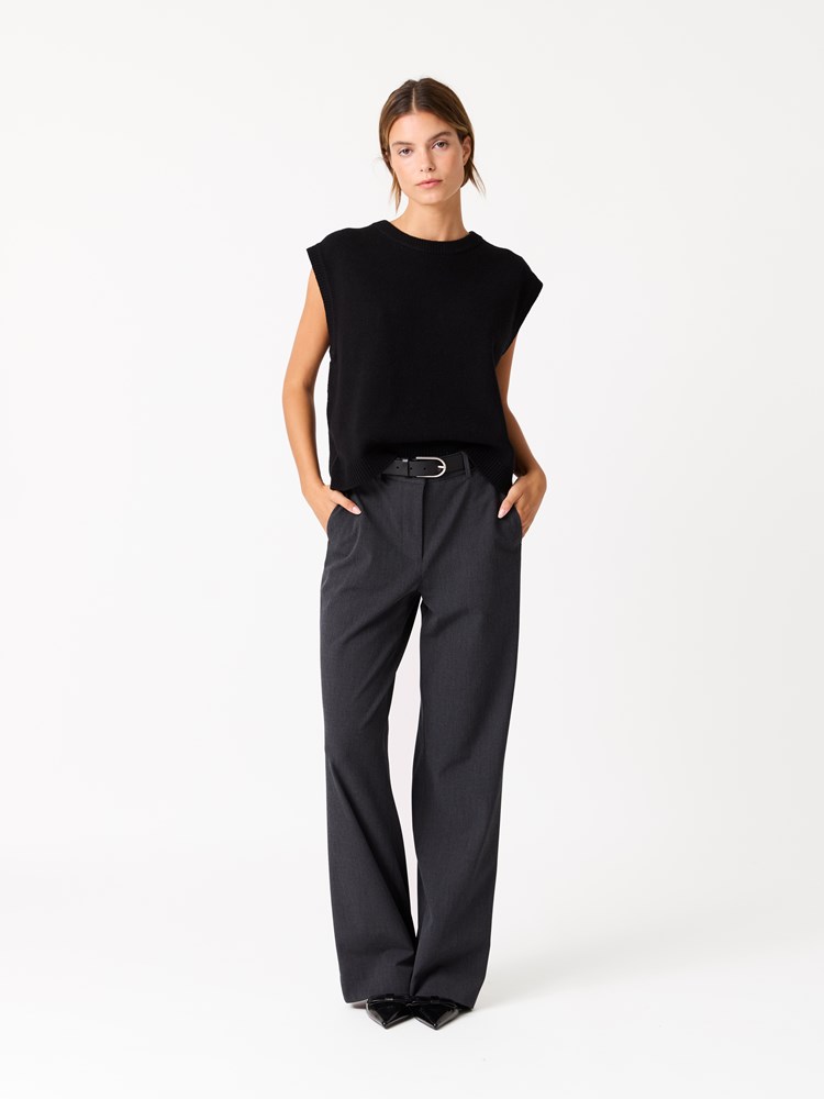 Ariane vest 7513001_C25-JEANPAUL-W25-Modell (1)_Ariane vest C25_Ariane vest C25 7513001.jpg_