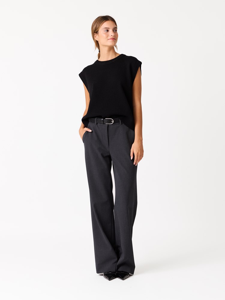 Ariane vest 7513001_C25-JEANPAUL-W25-Modell (3)_Ariane vest C25_Ariane vest C25 7513001.jpg_