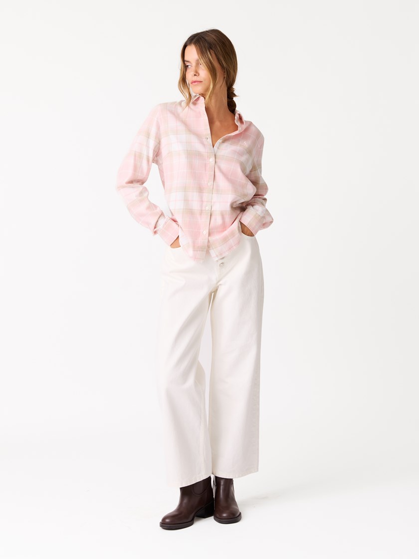 7513075 MJM 7513075_MJM-JEANPAUL-W25-Modell-Front_4279_Manon skjorte MJM.jpg_