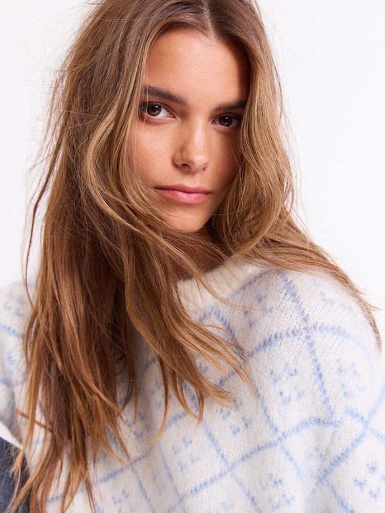 Adelina genser 7513122_EAX_Jean Paul_Adelina Genser_W25 (7)_Adelina genser EAX_Adelina genser EAX 7513122.jpg_