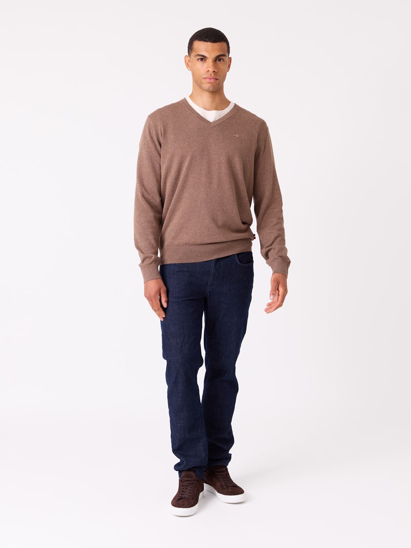 7513259 AGG 7513259_AGG-JEANPAUL-A25-Modell-Front_4762_Gerard v-neck AGG_Gerard v-neck AGG 7513259.jpg_Front||Front