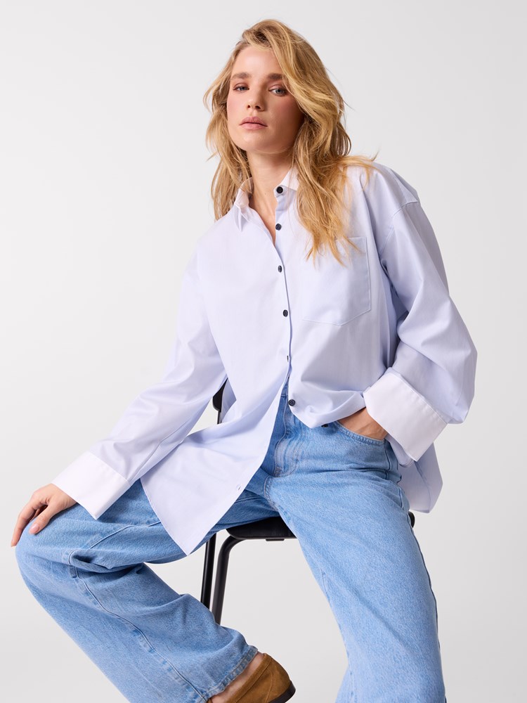 Lulu skjorte 7513311_EN3_Jean Paul_Lulu Skjorte_S26 (3)_Lulu skjorte EN3.jpg_