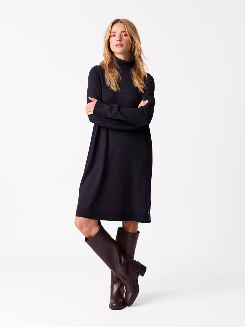 7513347 C25 7513347_C25_Jean Paul_Violette kjole_W25 (6)_Violette kjole C25_Violette kjole C25 7513347.jpg_