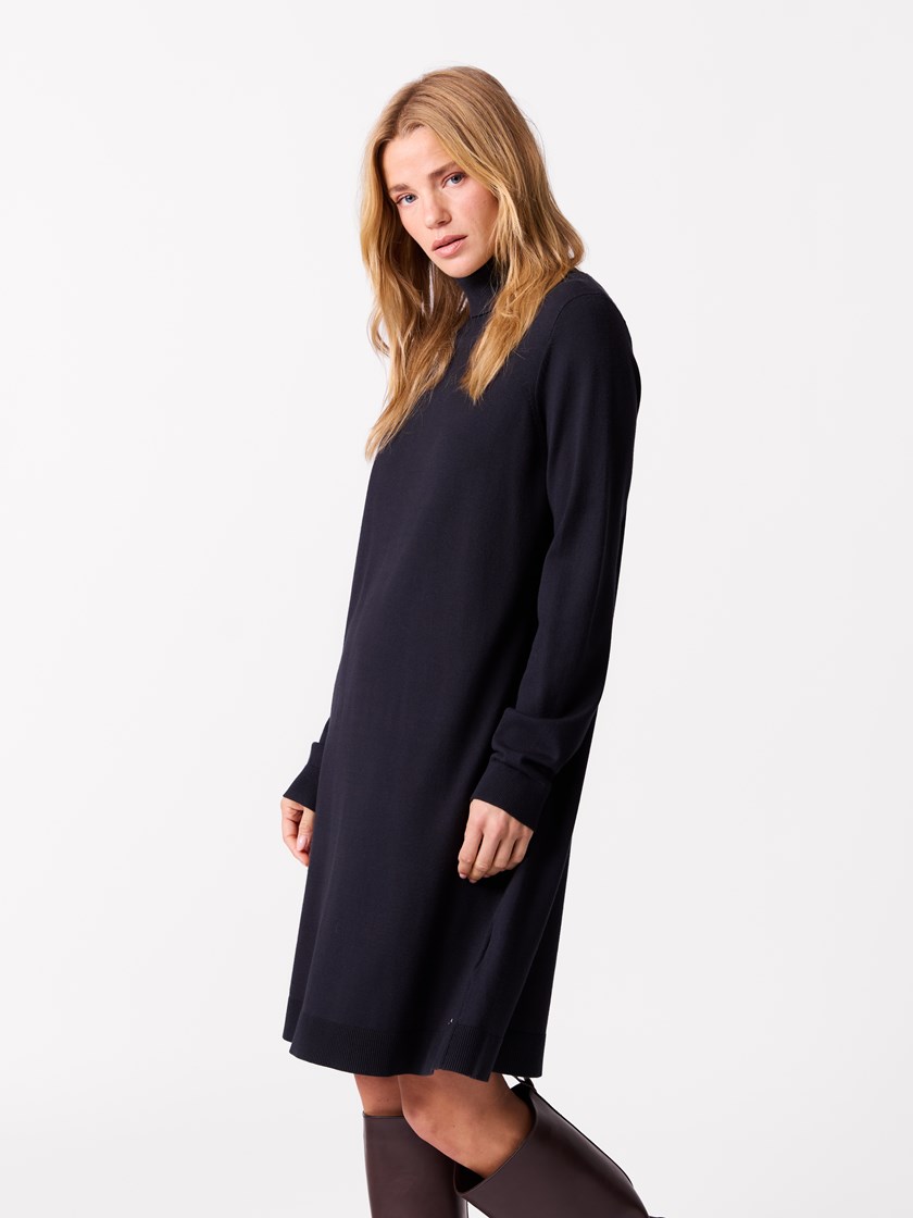 7513347 C25 7513347_C25_Jean Paul_Violette kjole_W25 (7)_Violette kjole C25_Violette kjole C25 7513347.jpg_