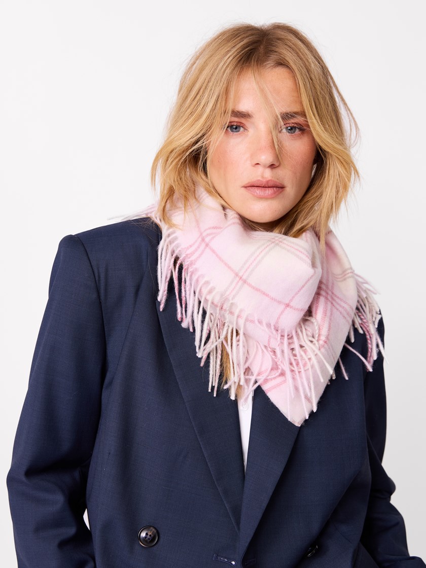 7513362 P04 7513362_Jean Paul_Lill Ullskjerf_W25 (2)_P04_Lill ullskjerf P04.jpg_