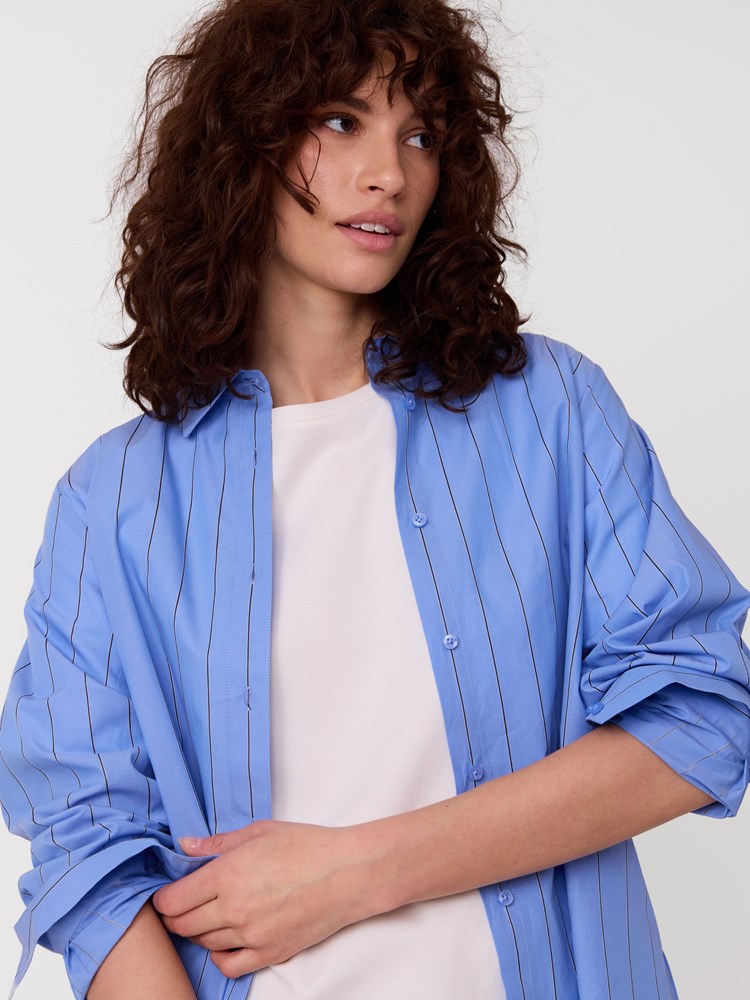 Josephine skjorte 7513504_E9O-JEANPAUL-A26-Modell-Front_2414.jpg_Front