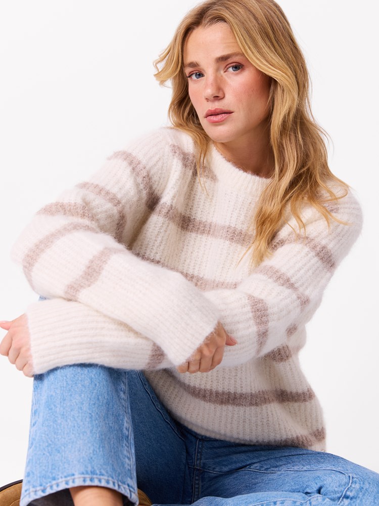 Victoria genser 7513514_O79_Jean Paul_Victoria genser_S26 (5)_Victoria genser O79.jpg_