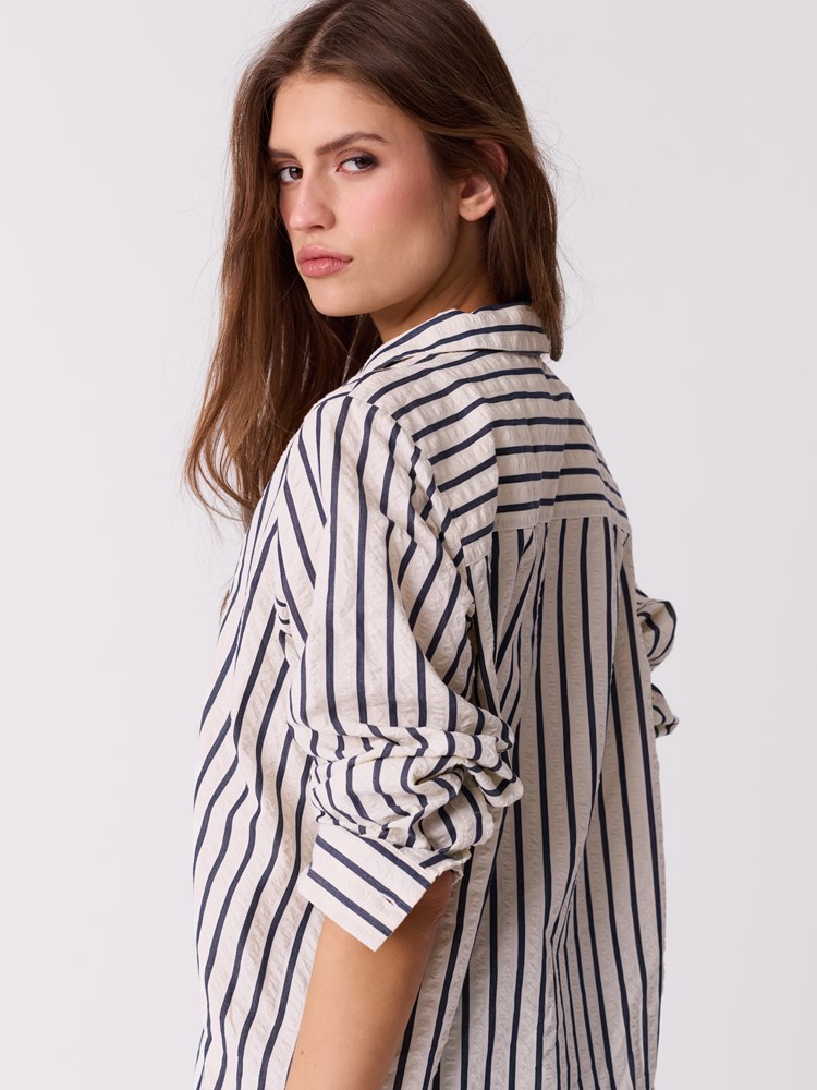 Elly skjorte 7513887_EM6_Jean Paul_Elly Skjorte_S26 (6)_Elly skjorte EM6.jpg_