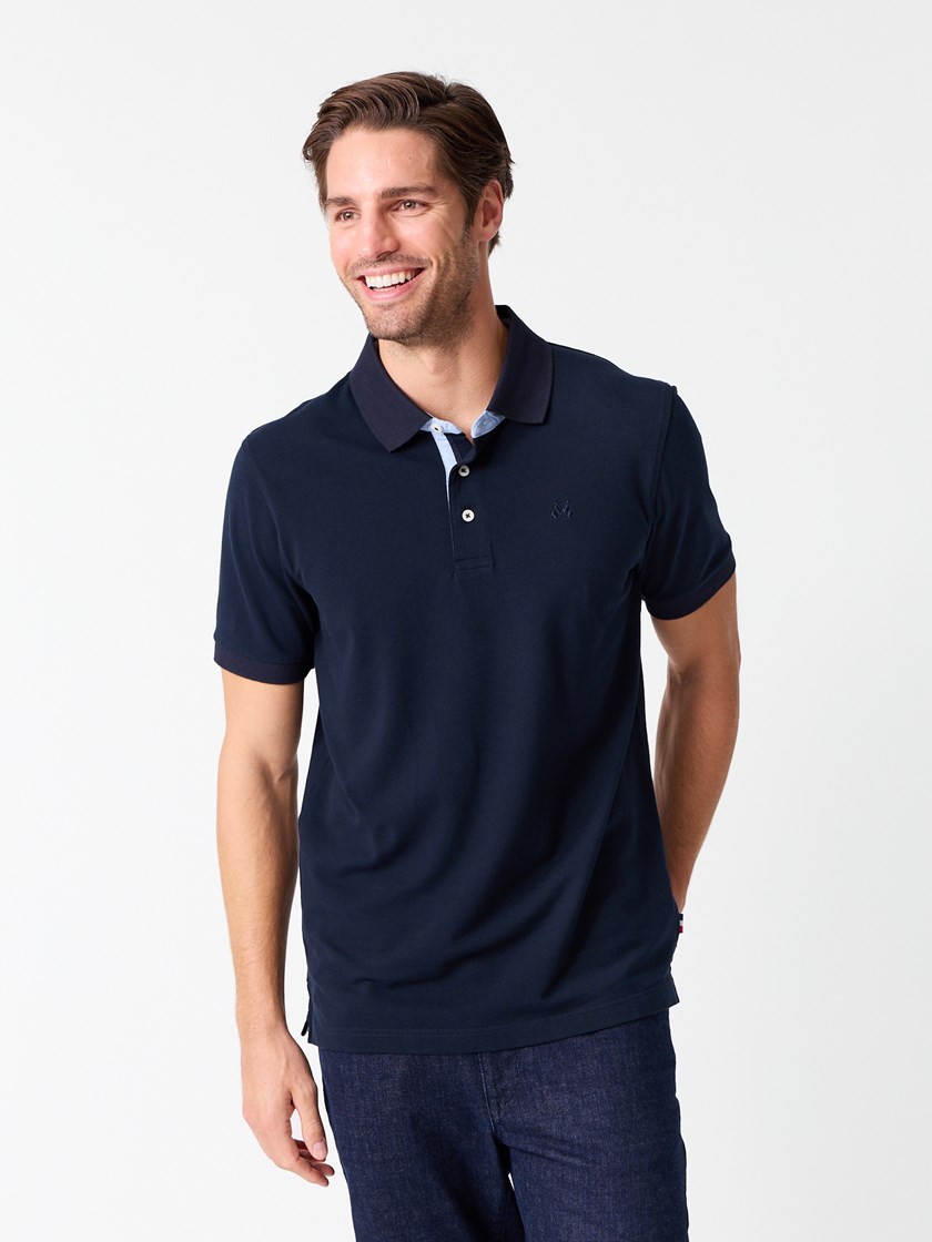 7513904 EM6 7513904_EM6-JEANPAUL-S26-Modell-Front_1269_Mitch pique EM6.jpg_Front||Front