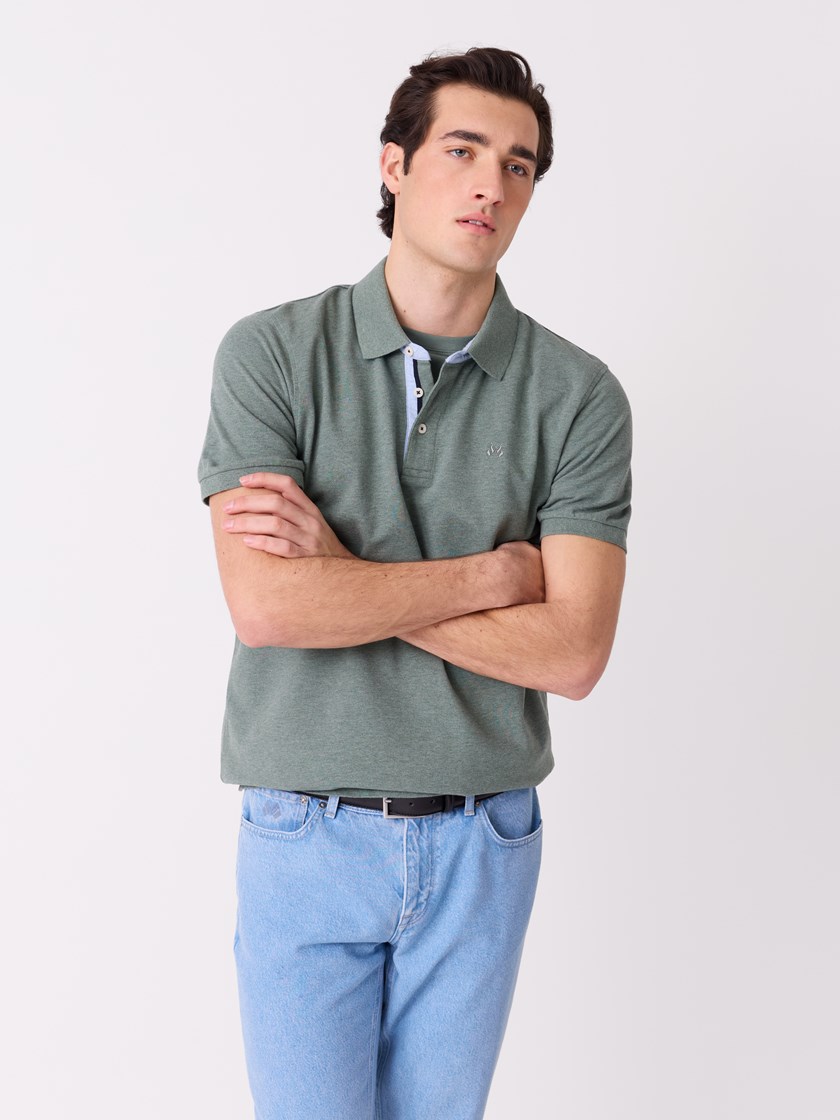 7513904 I6U 7513904_I6U-JEANPAUL-S26-Modell-Front_2378_Mitch pique I6U_Mitch pique I6U 7513904.jpg_Front||Front