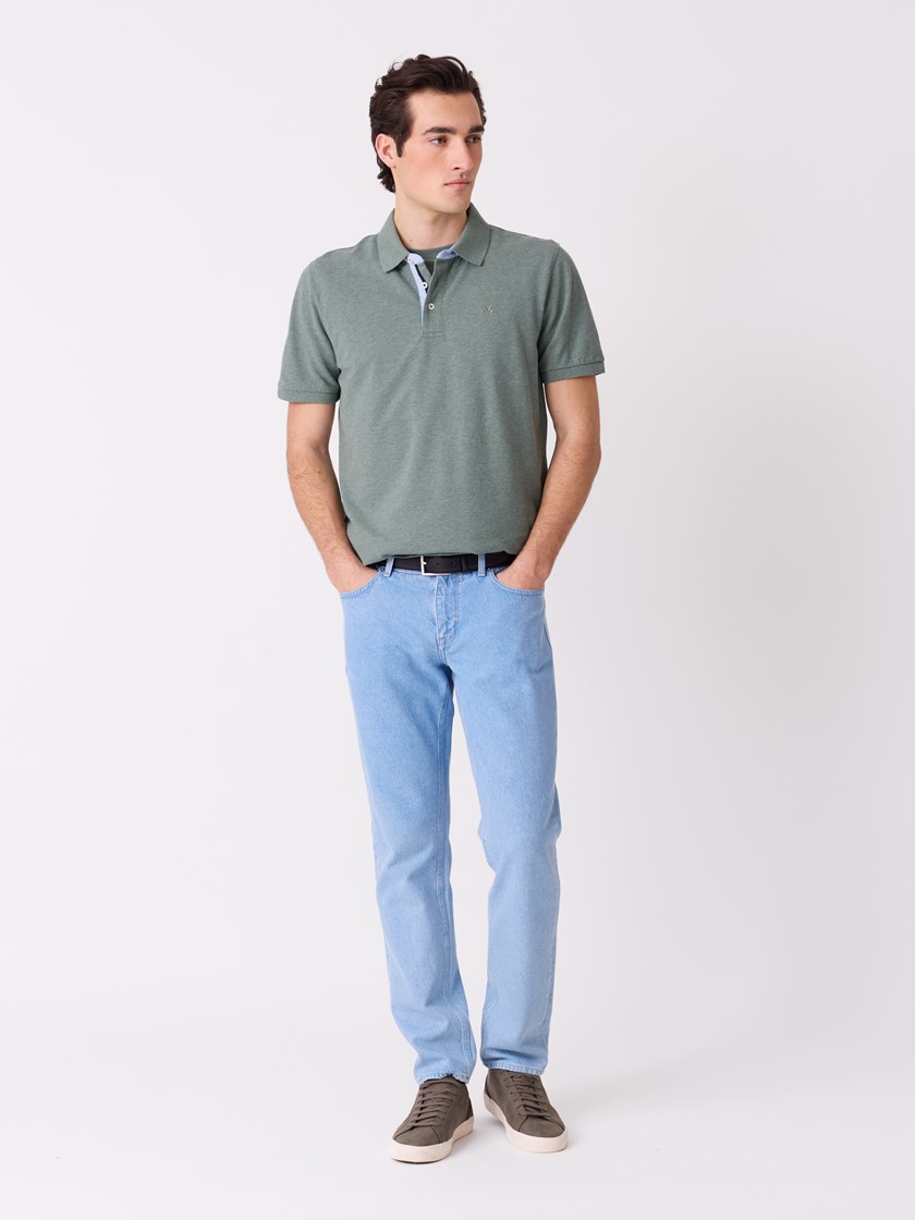 7513904 I6U 7513904_I6U-JEANPAUL-S26-Modell-Front_5434_Mitch pique I6U.jpg_Front||Front