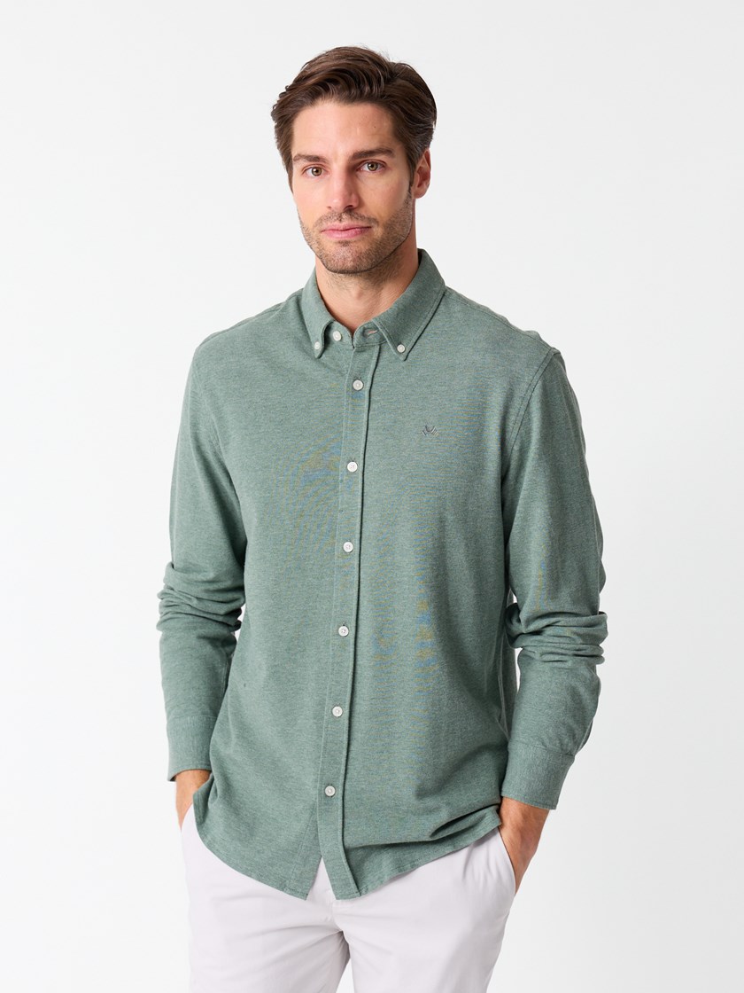 7513921 I6U 7513921_I6U-JEANPAUL-S26-Modell-Front_9693_Dominique pique skjorte I6U_Dominique pique skjorte I6U 7513921.jpg_Front