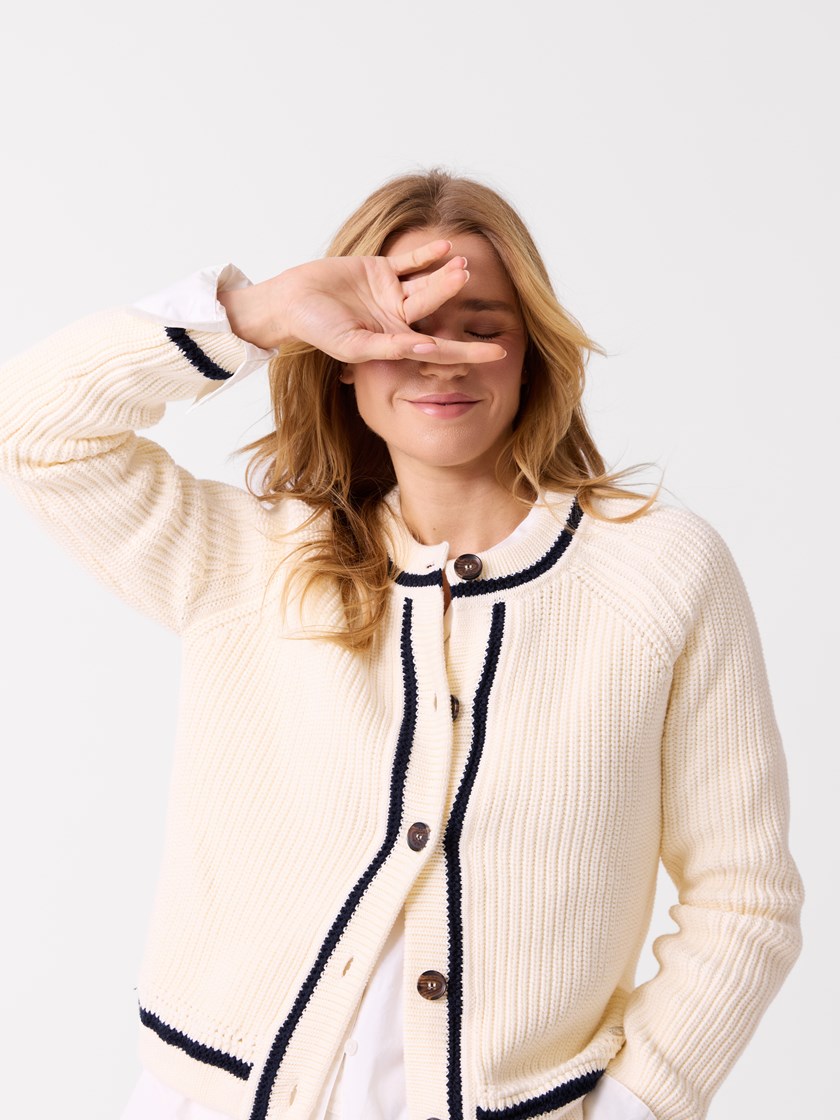 7513992 O63 7513992_O63-JEANPAUL-S26-Modell-Front_6802_Rumi cardigan O63_Rumi cardigan O63 7513992.jpg_Front