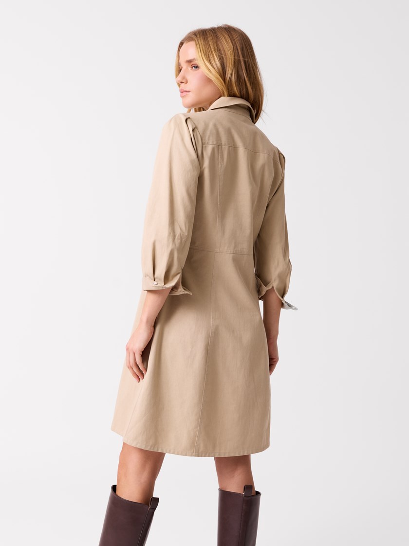 7514066 AM7 7514066_AM7-JEANPAUL-S26-Modell-Front (2)_Brittany kjole AM7.jpg_