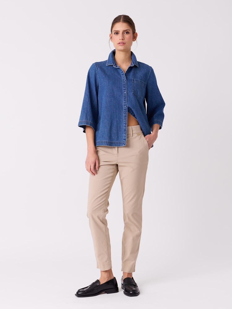 Caroline chino 7514098_I4Y_Jean Paul_Caroline Chinos_S26 (3)_Caroline chino I4Y.jpg_