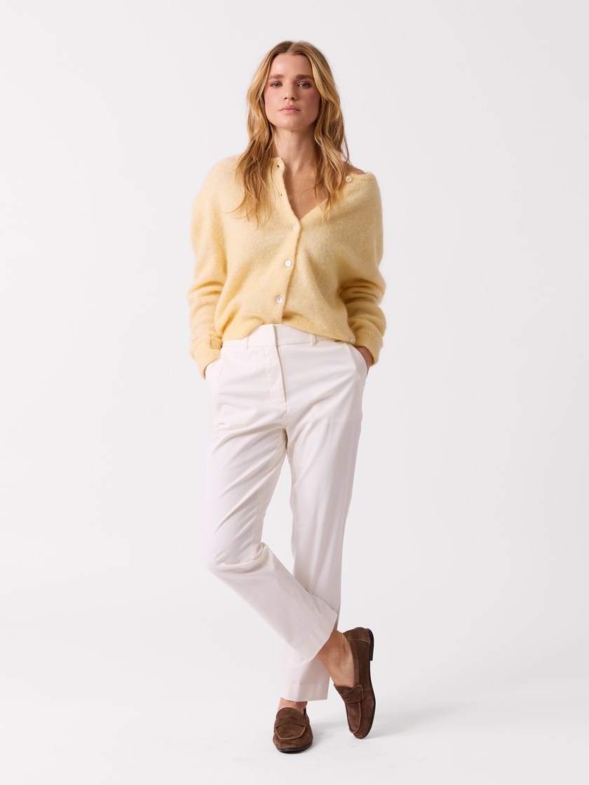 7514098 O79 7514098_O79-JEANPAUL-S26-Modell-Front_Caroline chino O79.jpg_