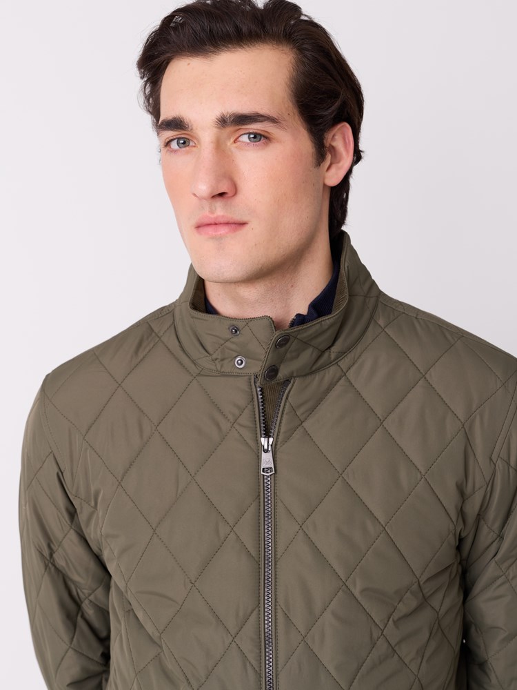 Clement quiltjakke 7514110_GMR-JEANPAUL-S26-Modell-Front_6528_Clement quiltjakke GMR_Clement quiltjakke GMR 7514110.jpg_Front||Front
