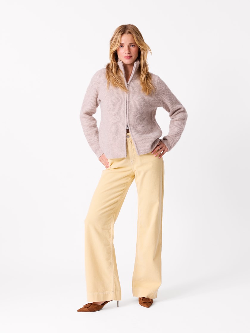 7514119 Q0E 7514119_Q0E_Jean Paul_Julianne Cordbukse_S26 (2)_Julianne cordbukse Q0E_Julianne cordbukse Q0E 7514119.jpg_