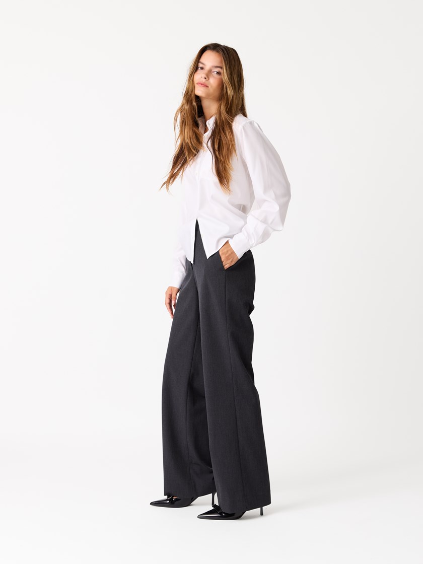 7514272 IGG 7514272_IGG-JEANPAUL-W25-Modell-Front_3954_Juni bukse IGG 7514272.jpg_Front||Front