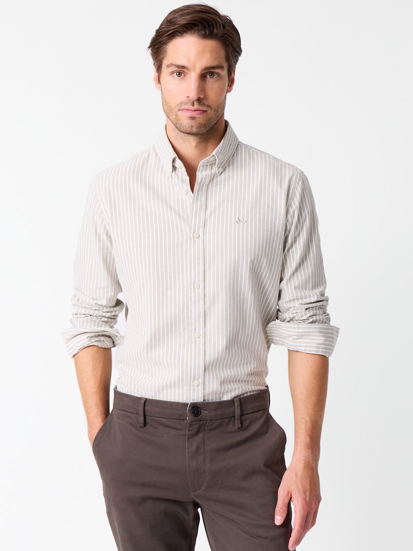 7514425 AM7 7514425_AM7-JEANPAUL-S26-Modell (2)_Norman skjorte - Regular fit AM7_Norman skjorte - Regular fit AM7 7514425.jpg_