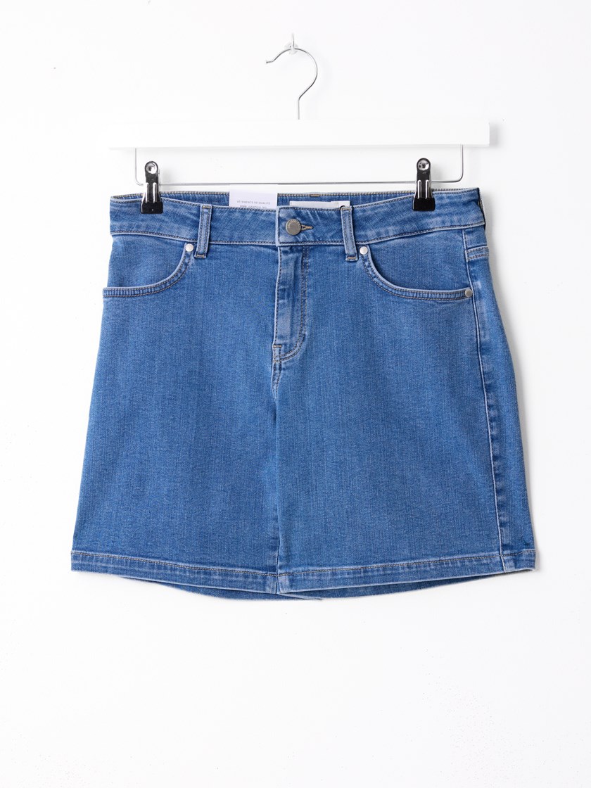 7514805 DAE 7514805_DAE-JEANPAUL-H26-Front_1736_Ginette denim shorts DAE.jpg_
