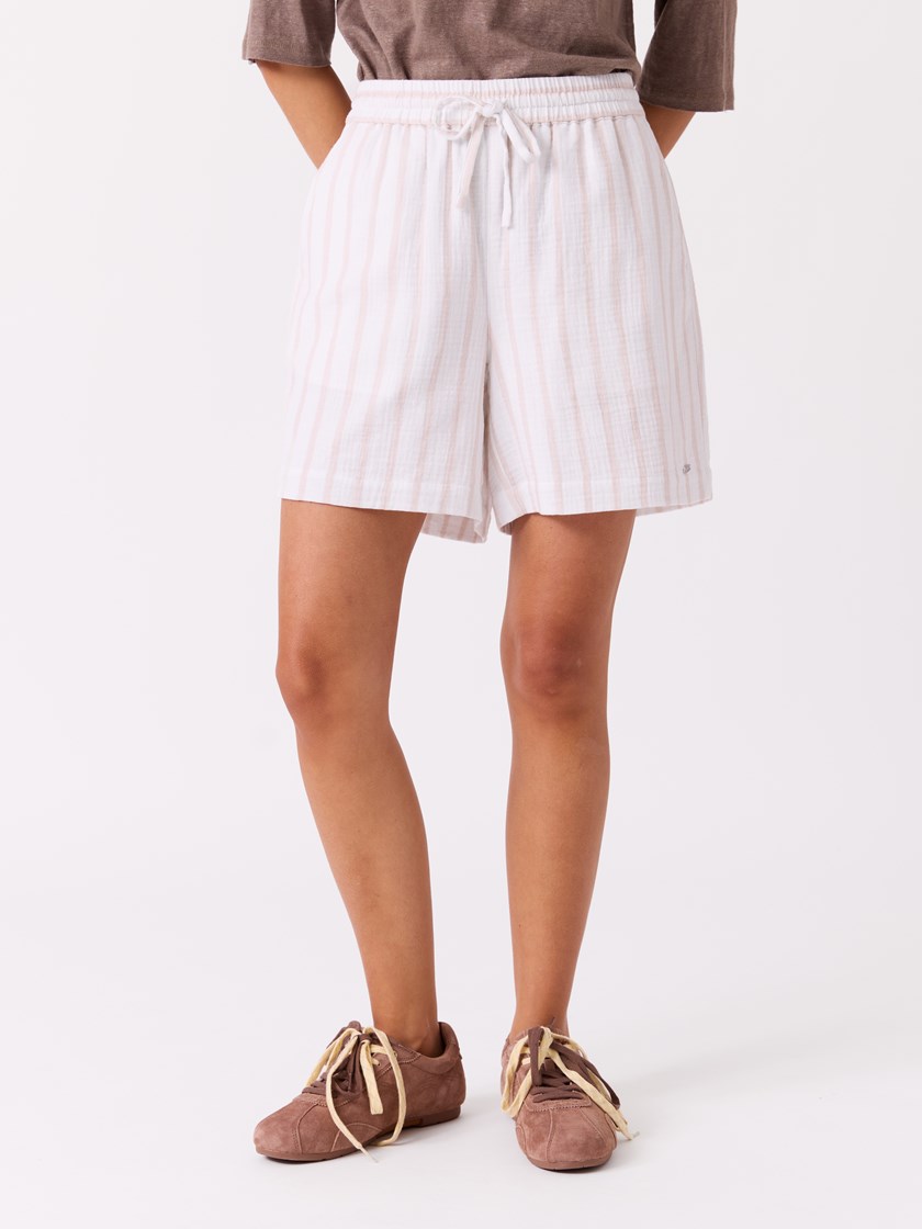 7515042 O79 7515042_O79_Jean Paul_Deborah Shorts_H26 (4).jpg_