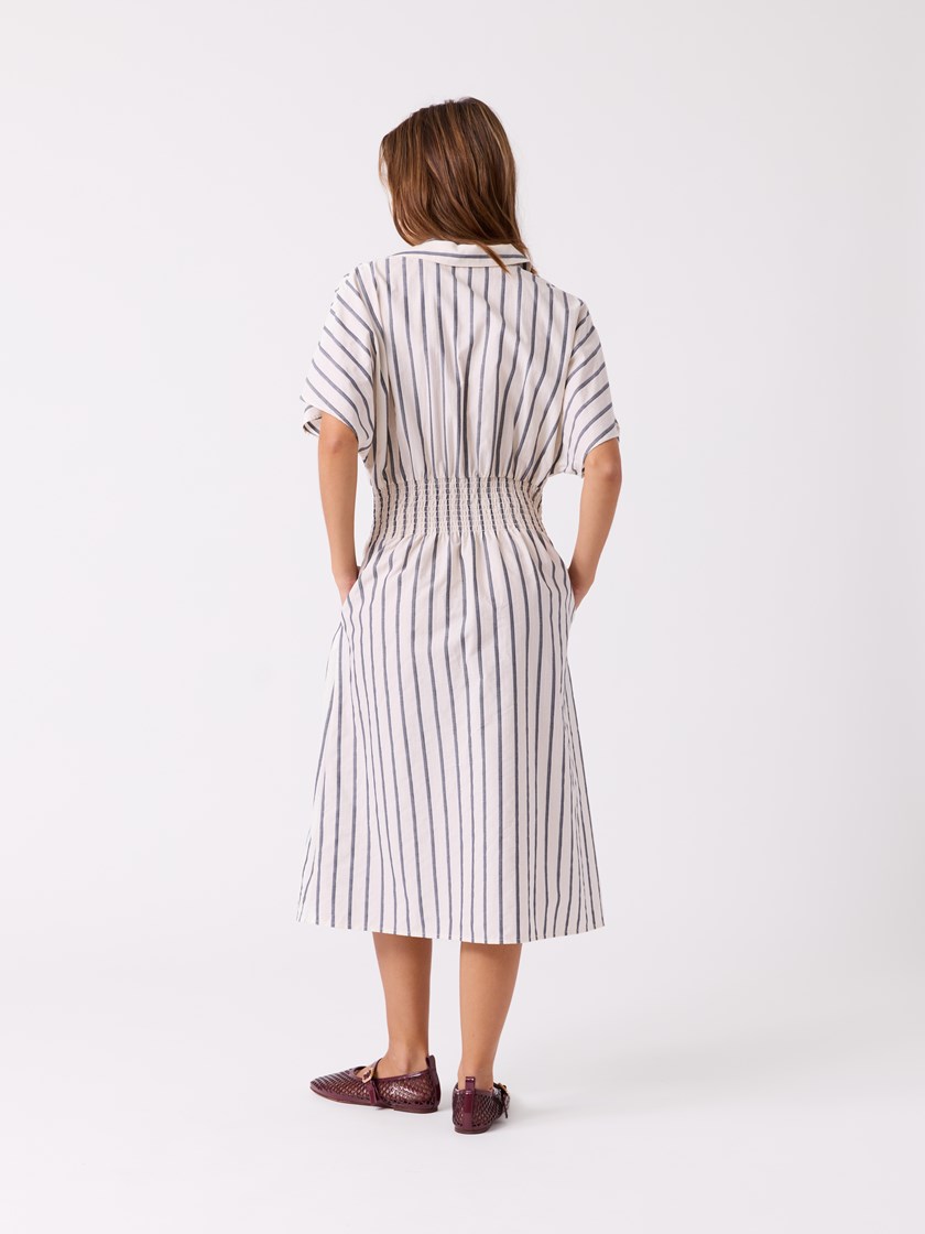 7515052 O63 7515052_O63-JEANPAUL-H26-Front_1318_Petronella kjole O63.jpg_Front
