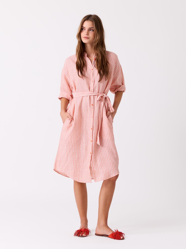 Stine kjole 7515058_MNJ-JEANPAUL-H26-Front (1)_Stine kjole MNJ_Stine kjole MNJ 7515058.jpg_
