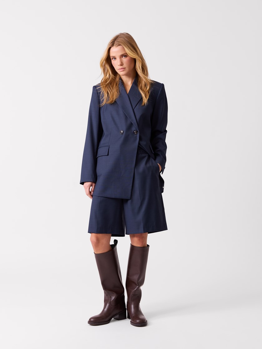 7514095 EM6 7515081_Q99-JEANPAUL-S26-Modell-Front_139_Mimmi blazer EM6.jpg_