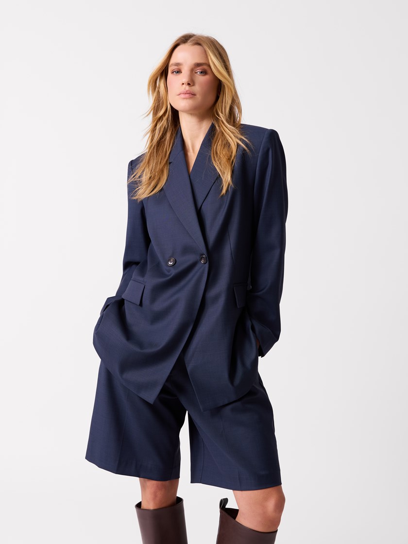 7514095 EM6 7515081_Q99-JEANPAUL-S26-Modell-Front_4498_Mimmi blazer EM6_Mimmi blazer EM6 7514095.jpg_